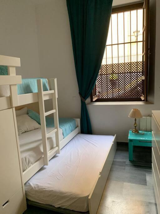 Beautiful Silent Apartment Private Parking إشبيلية المظهر الخارجي الصورة